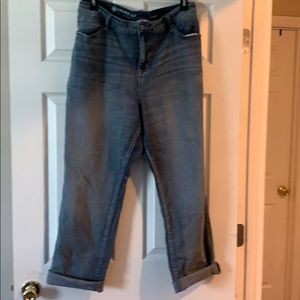 Laurie Felt California boyfriend jean.